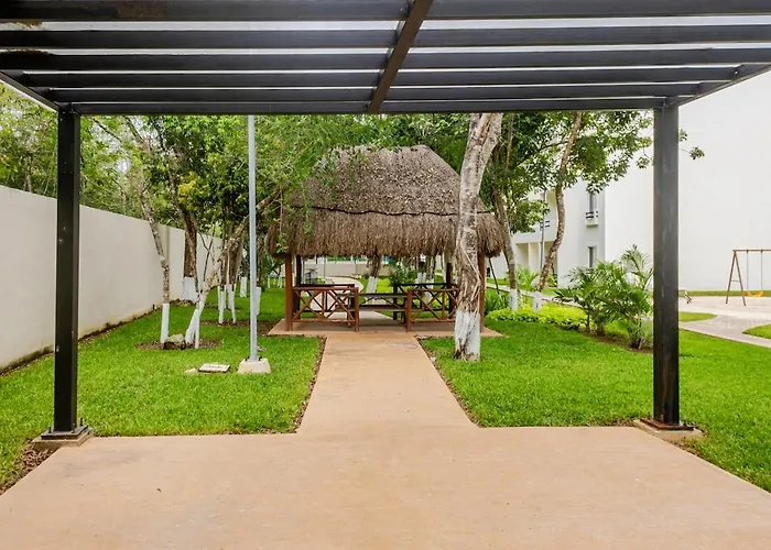Spacious 3br Pool & Padel