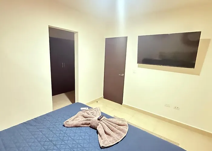 Spacious 3br Pool & Padel *