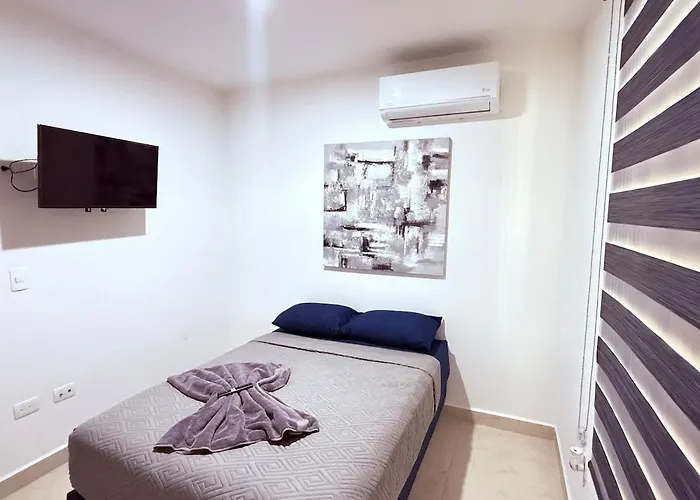 Spacious 3br Pool & Padel *